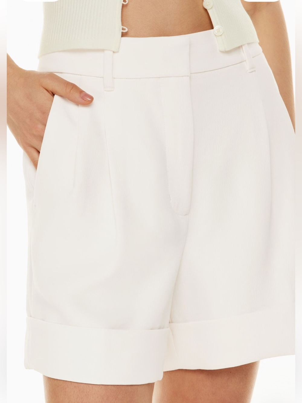 ✨🤍Aritzia Wilfred Labyrinth Shorts - Light Birch